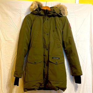 Removable Hood, Interior Toggles, Knit Cuffs, Minor Imperfections